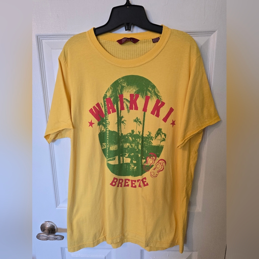 Zara Waikiki Breeze Yellow Graphic Tee Size Xl
